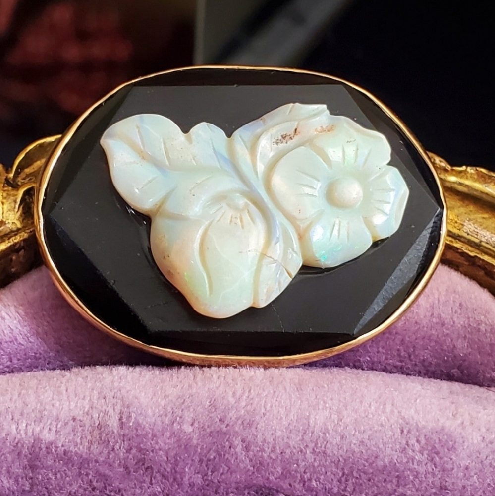 14k large carved opal pendant. Not marked but tested and guaranteed 14k gold. Ge